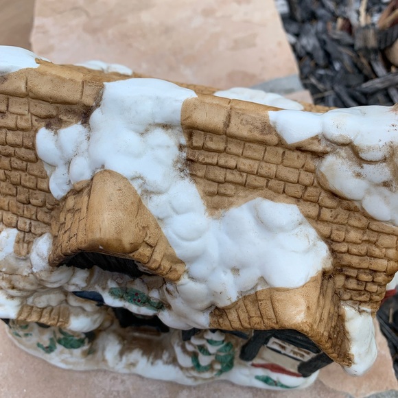 Vintage Christmas Cottage - Picture 13 of 14